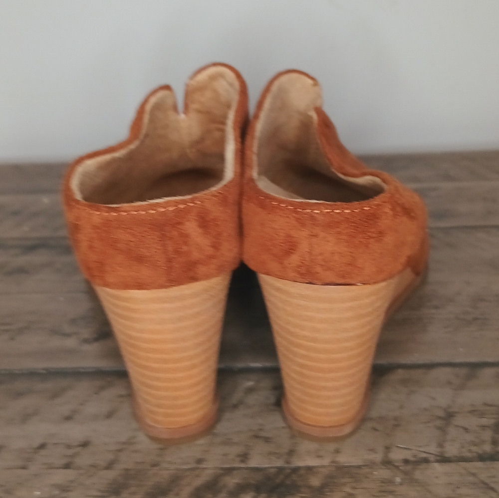 SOUL Naturalizer Suede Wedge Mule - Picture 4 of 6